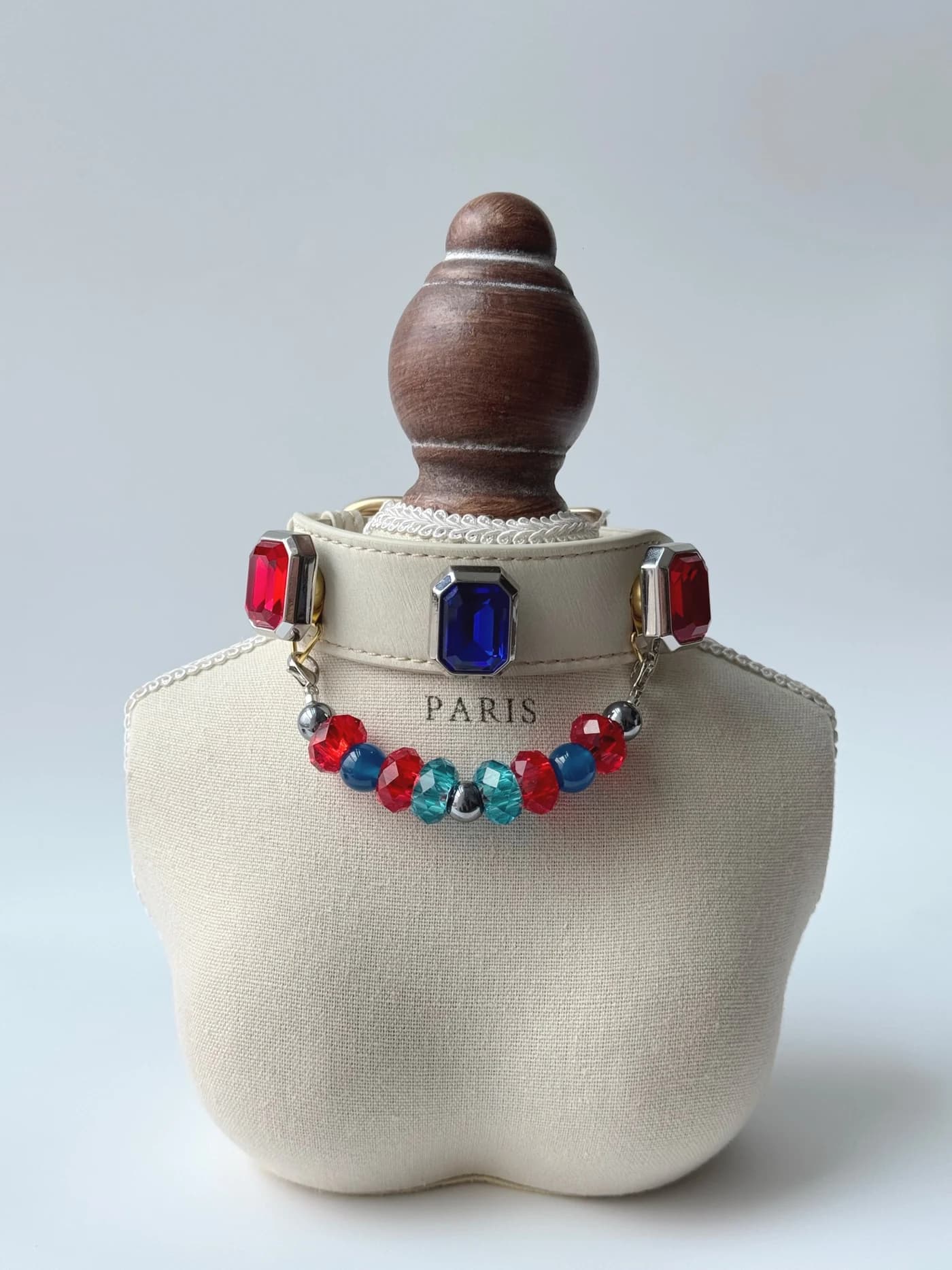 Saphir-Scharlach-Halsband · Elfenbein